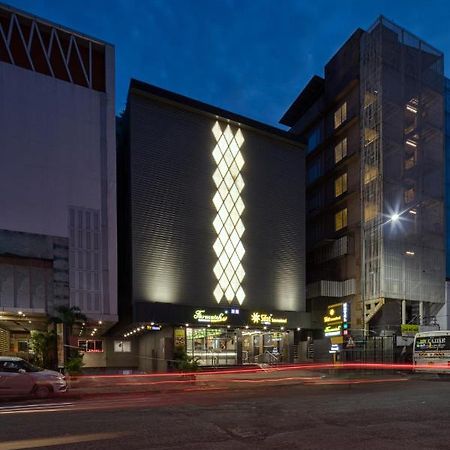 Hotel Sifat International Surat Bagian luar foto